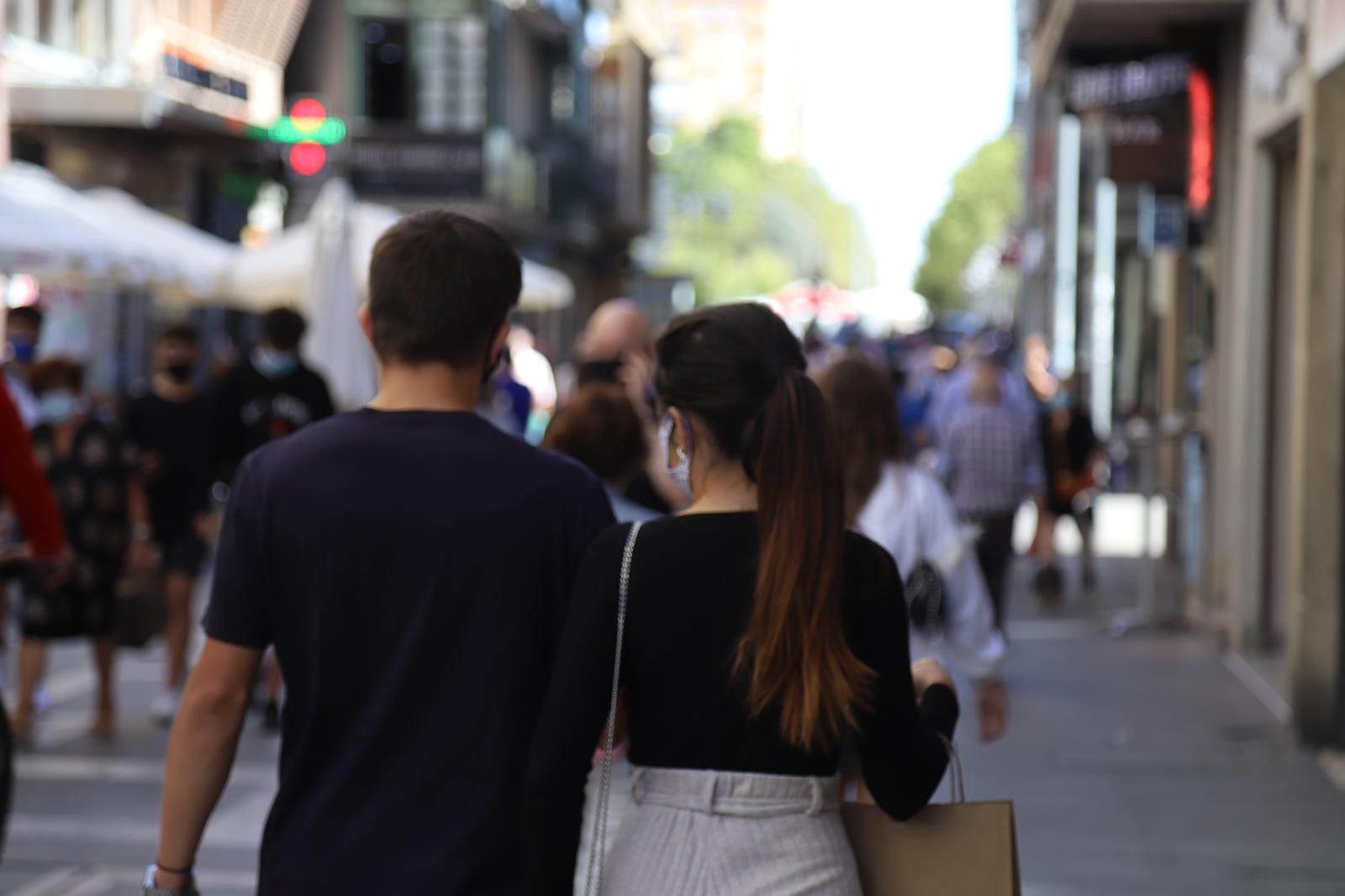 Calle coronavirus mascarillas