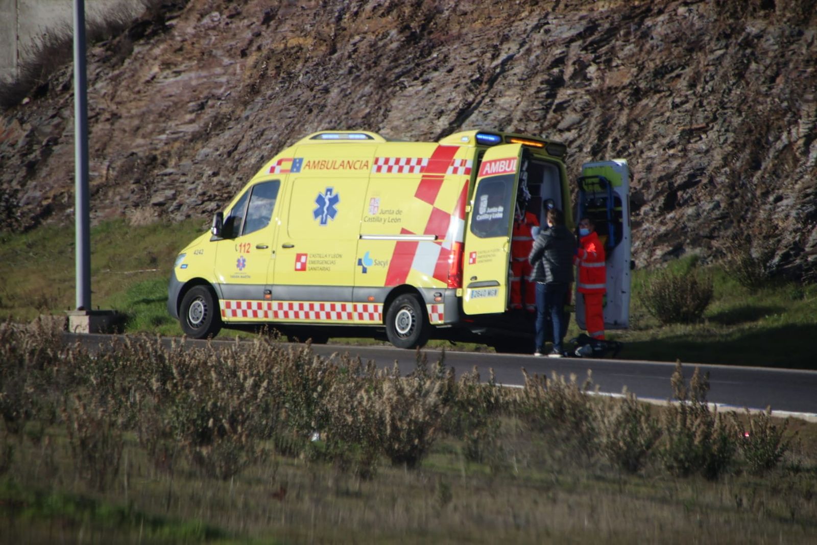 Un accidente entre un camión y un turismo se salda con un bebé y un adulto heridos en la rotonda de Buenos Aires