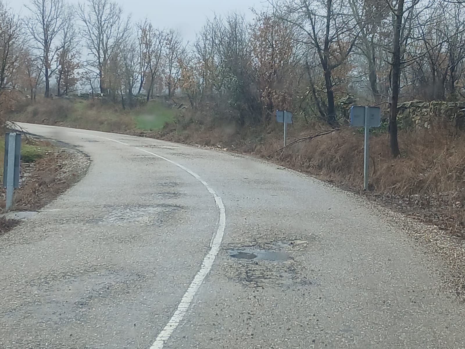 Carretera entre Ferreras de Arriba y Villardeciervos