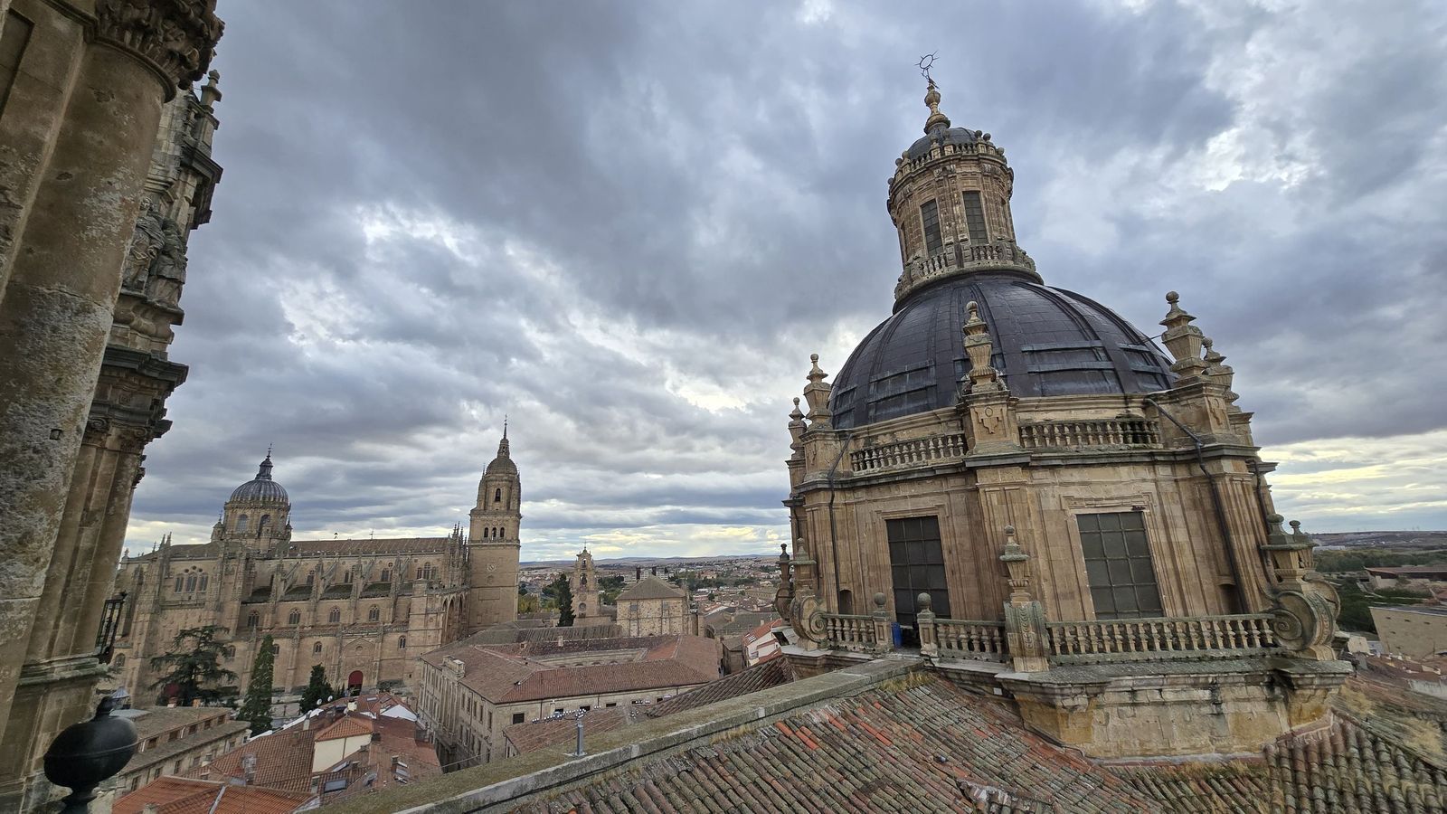 Vistas desde el Scala Coeli de Salamanca y su Catedral