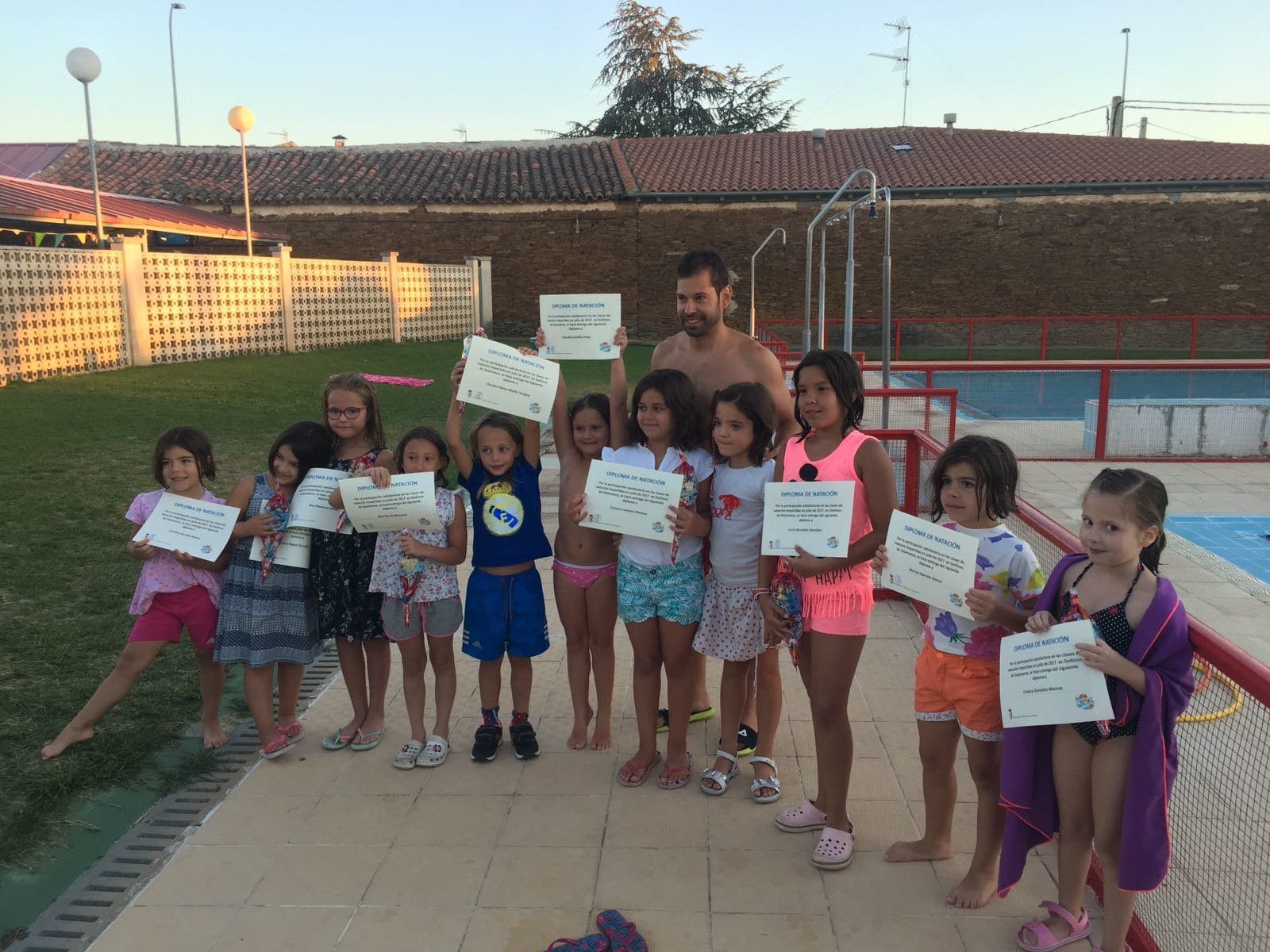 Entrega diplomas curso natación Doñinos de Salamanca