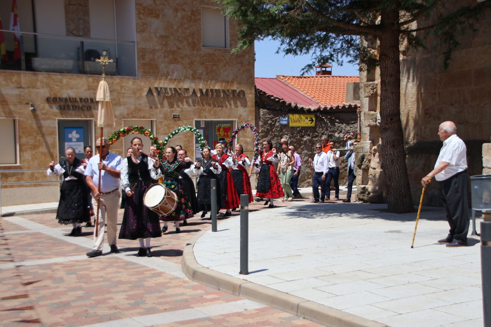 Castellanos de Villiquera Misa y procesión