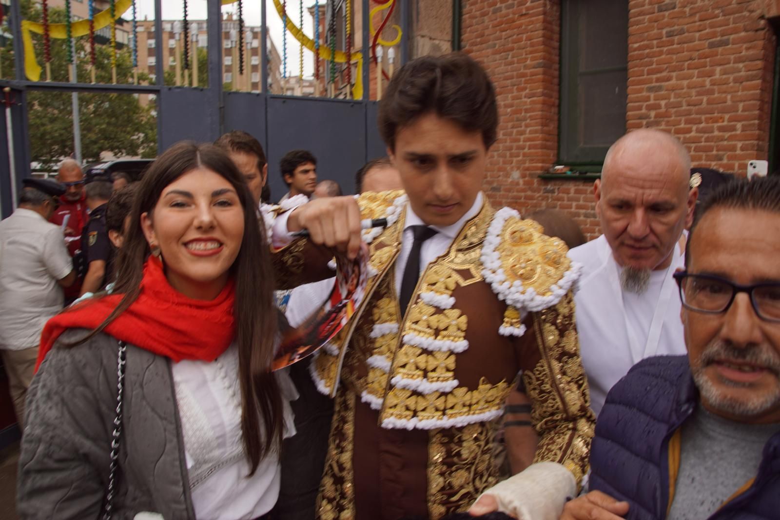 ambiente-en-el-patio-de-cuadrillas-de-la-glorieta-para-ver-a-talavante-roca-rey-y-aguado-20-de-septiembre-de-2024-foto-juanes-2