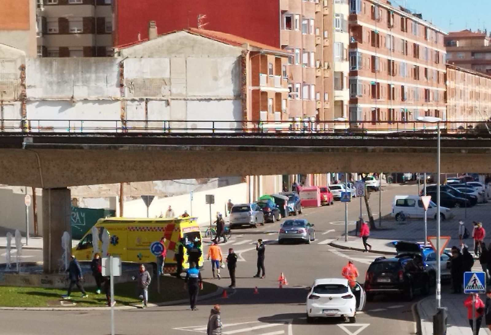 Ambulancia rotonda Ciudad Deportiva Zamora.