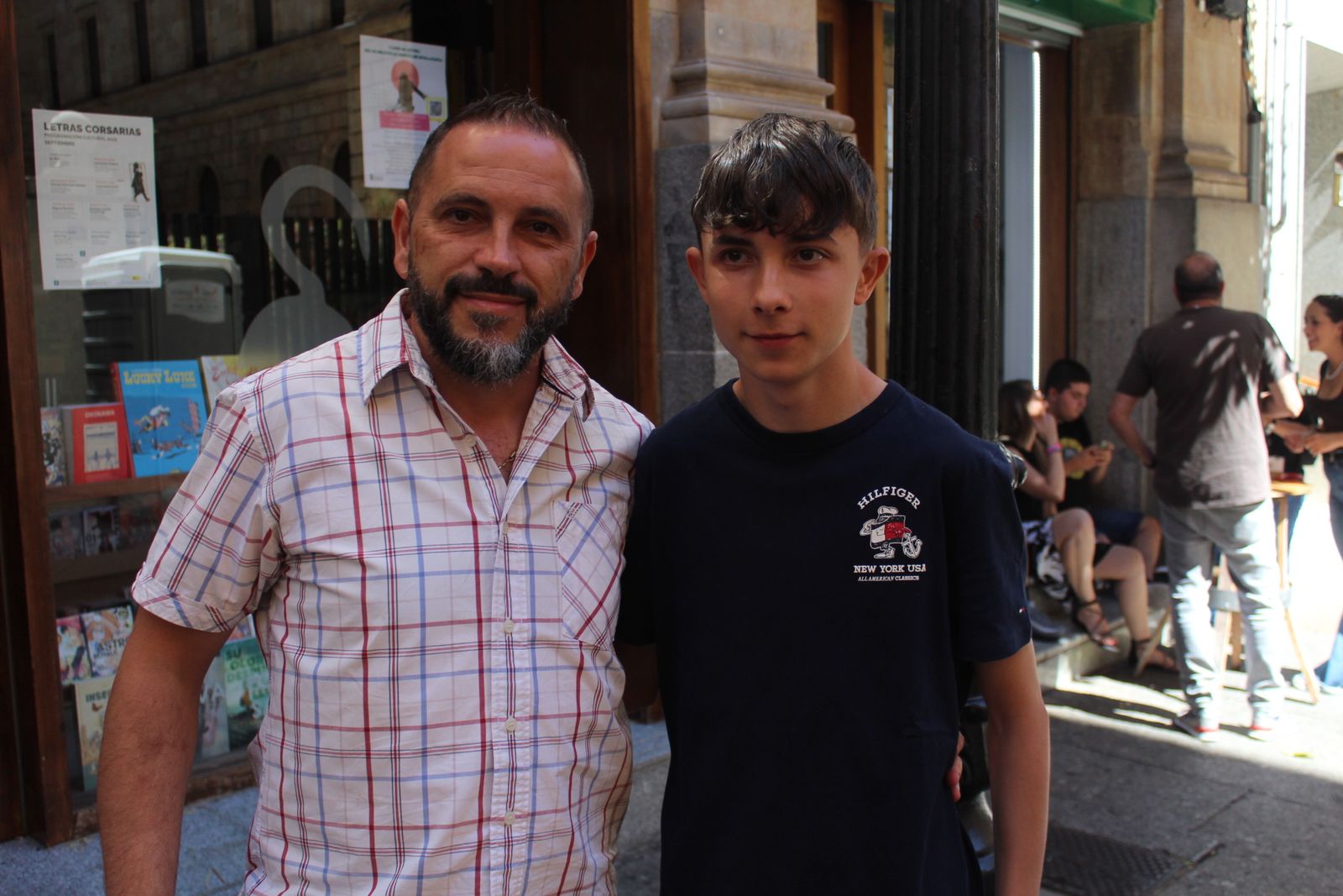 Ambiente en la Feria de Día en el mediodía de este domingo