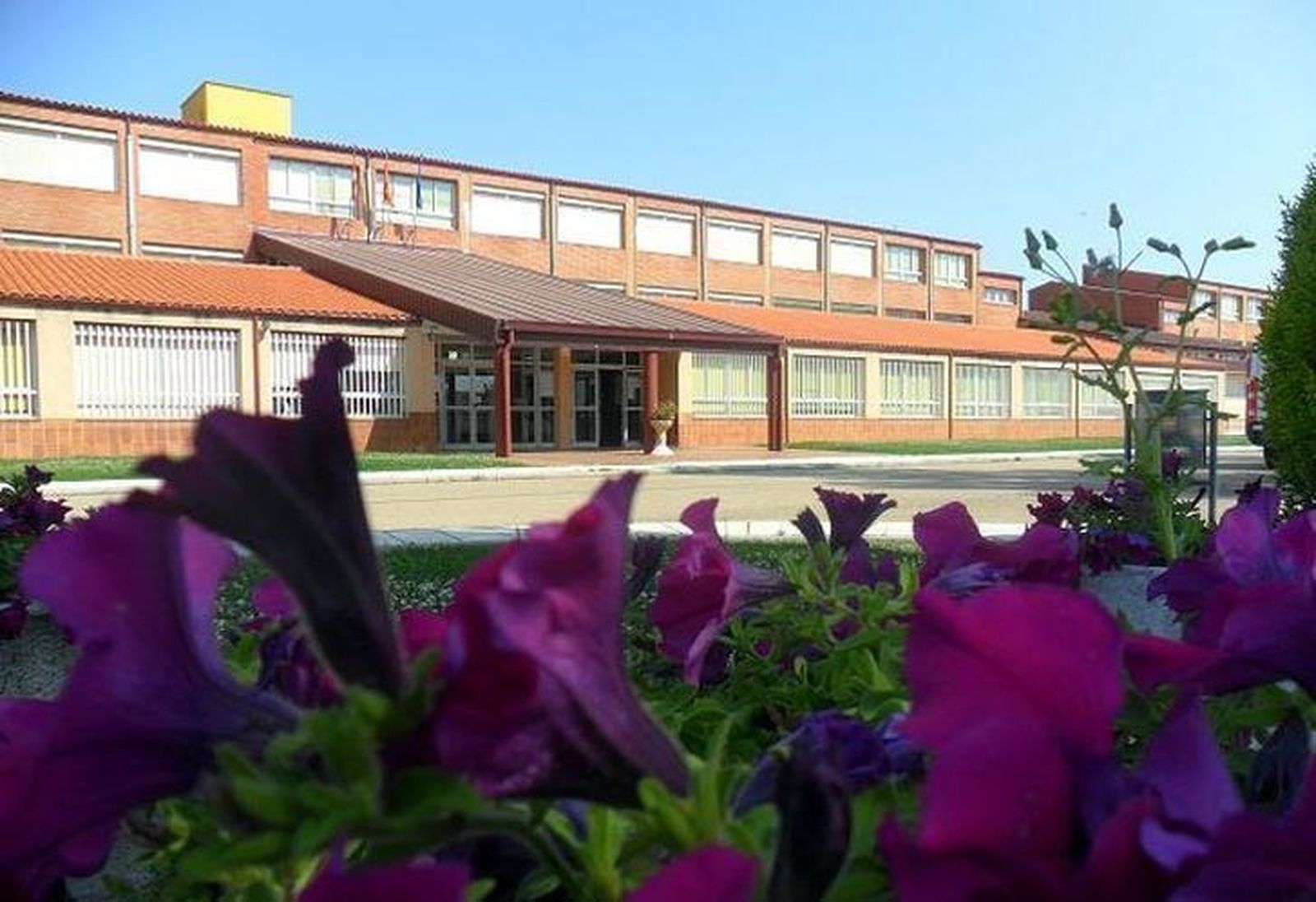 La Junta incorpora tres centros de la provincia al modelo de proyectos educativos para la mejora La Junta incorpora tres centros de la provincia al modelo de proyectos educativos para la mejora