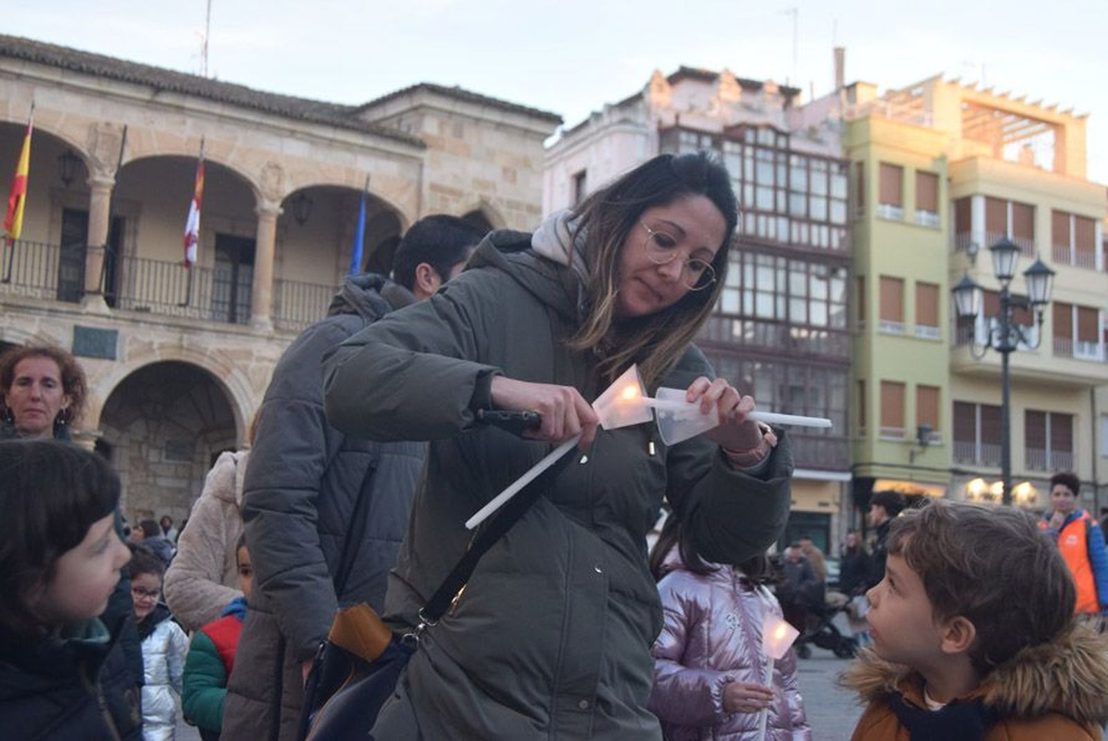 las-candelas-vuelven-a-unir-la-iglesia-de-san-juan-con-la-de-san-vicente-94