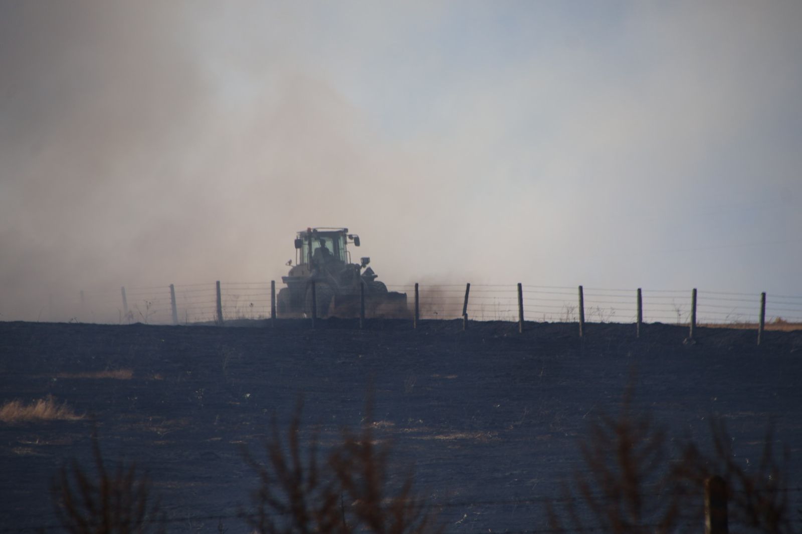 Incendio de rastrojos en la carretera de Matilla de los Caños