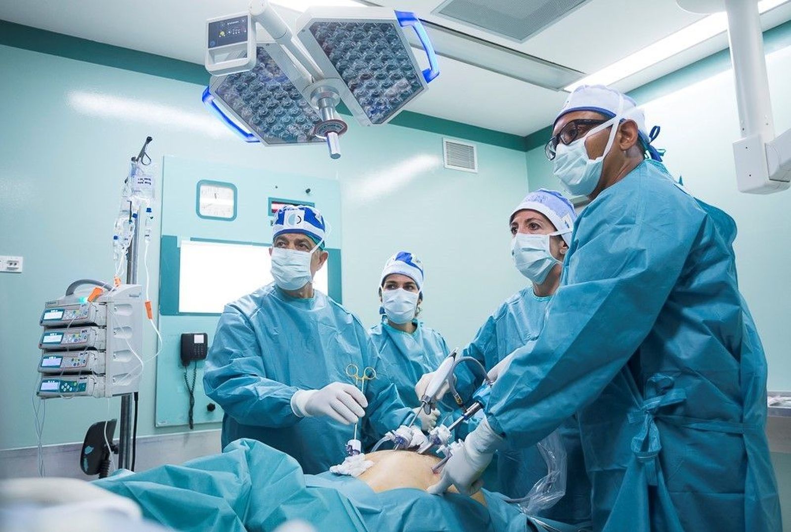 La doctora Constanza Ballesta Ferrer, una de las mayores expertas europeas en cirugía de la obesidad y endocrinología, actual codirectora del Centro Laparoscópico Dr. Ballesta (CLB) en el Centro M