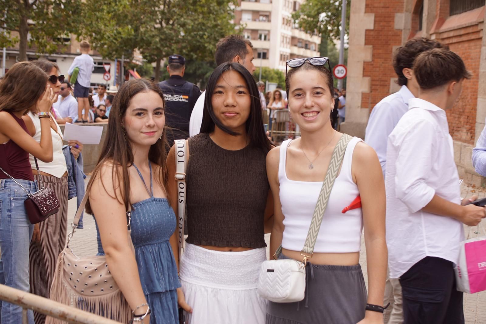 Gran ambiente en La Glorieta para la tarde de toros de Morante de la Puebla, Ismael Martín y Marco Pérez