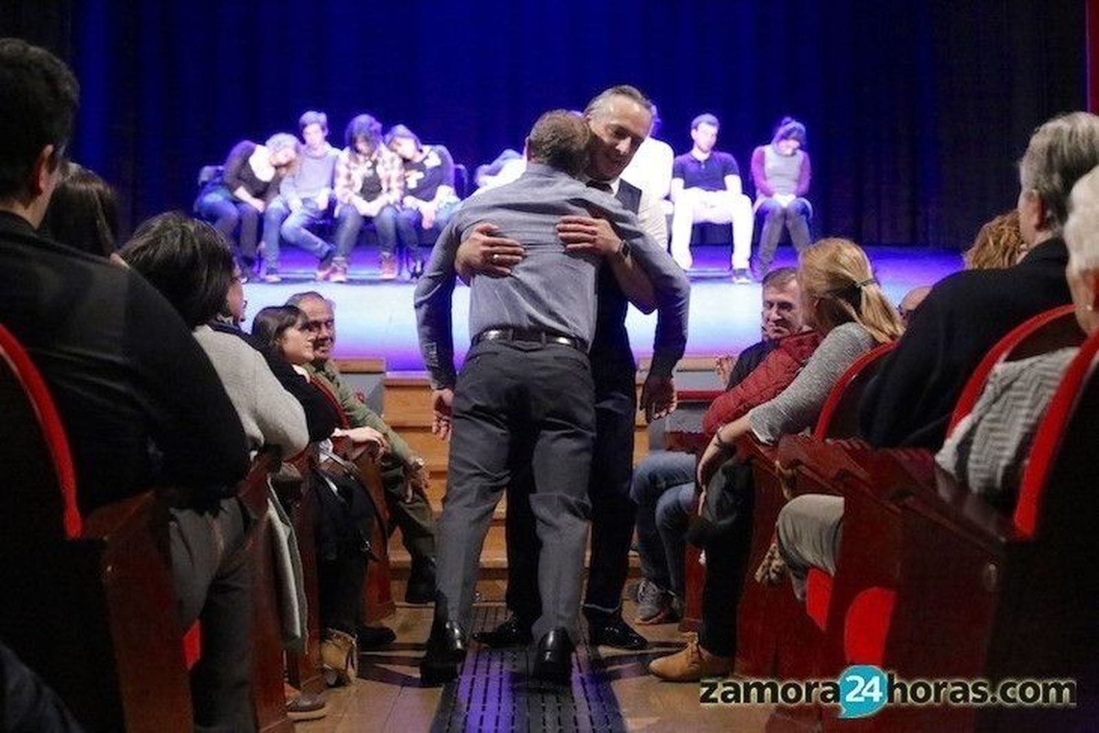 Jeff Toussaint hipnotiza al Principal