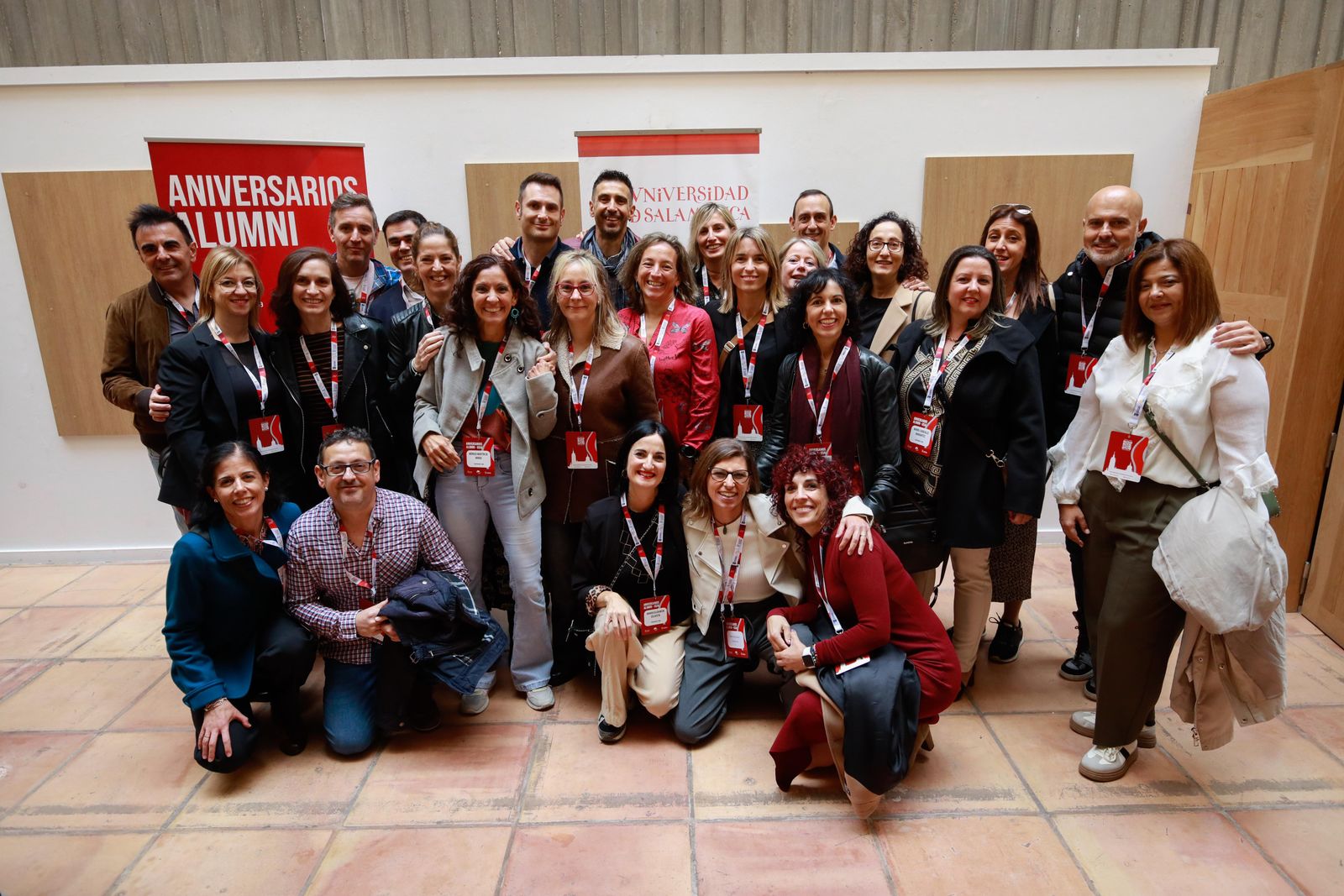 Cientos de antiguos estudiantes celebran sus 20 y 25 años de graduación en la USAL