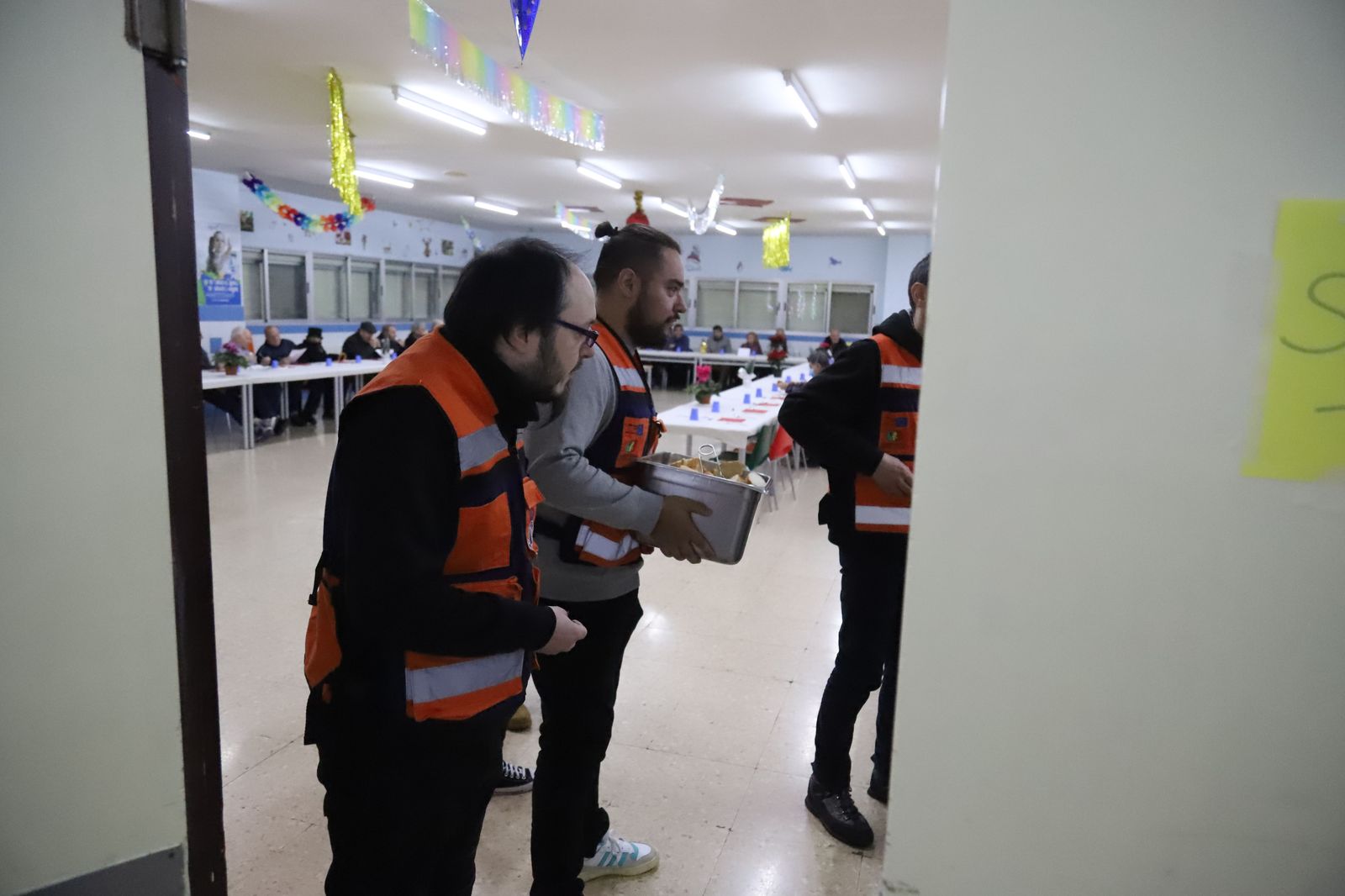 cena-de-nochebuena-solidaria-a-cargo-de-proteccion-civil-7