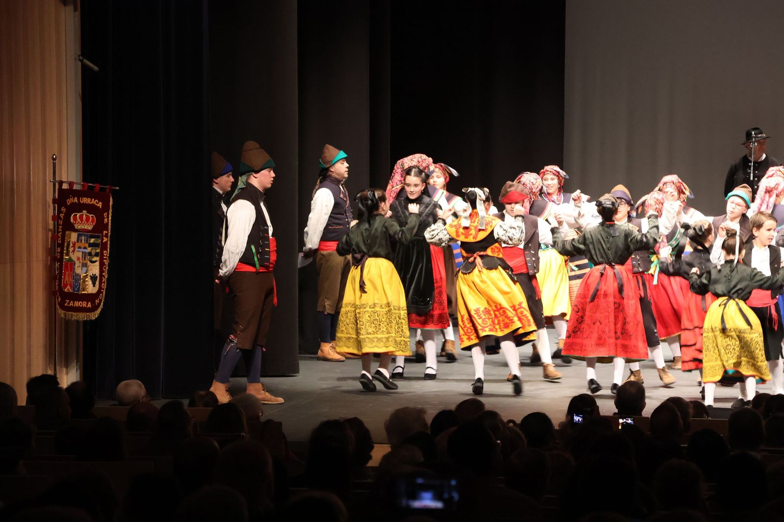 GALERÍA | Revive el Festival Solidario celebrado en el Ramos Carrión en apoyo a las enfermedades raras