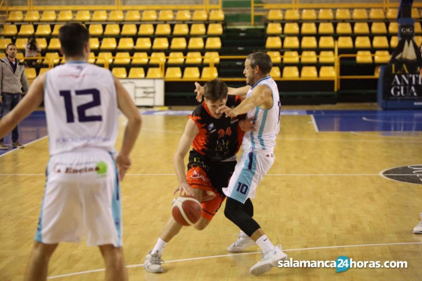 Gacic, en el partido de ida ante Cantbasket04.