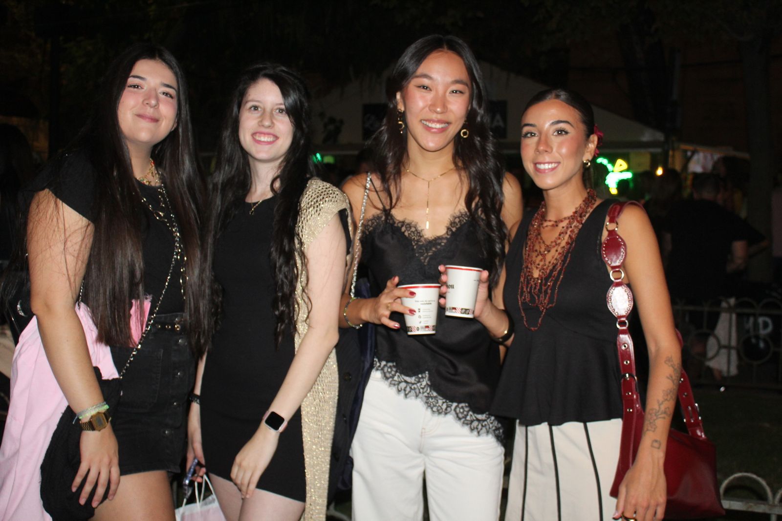 Ambiente en la Feria de Día en la tarde de este sábado