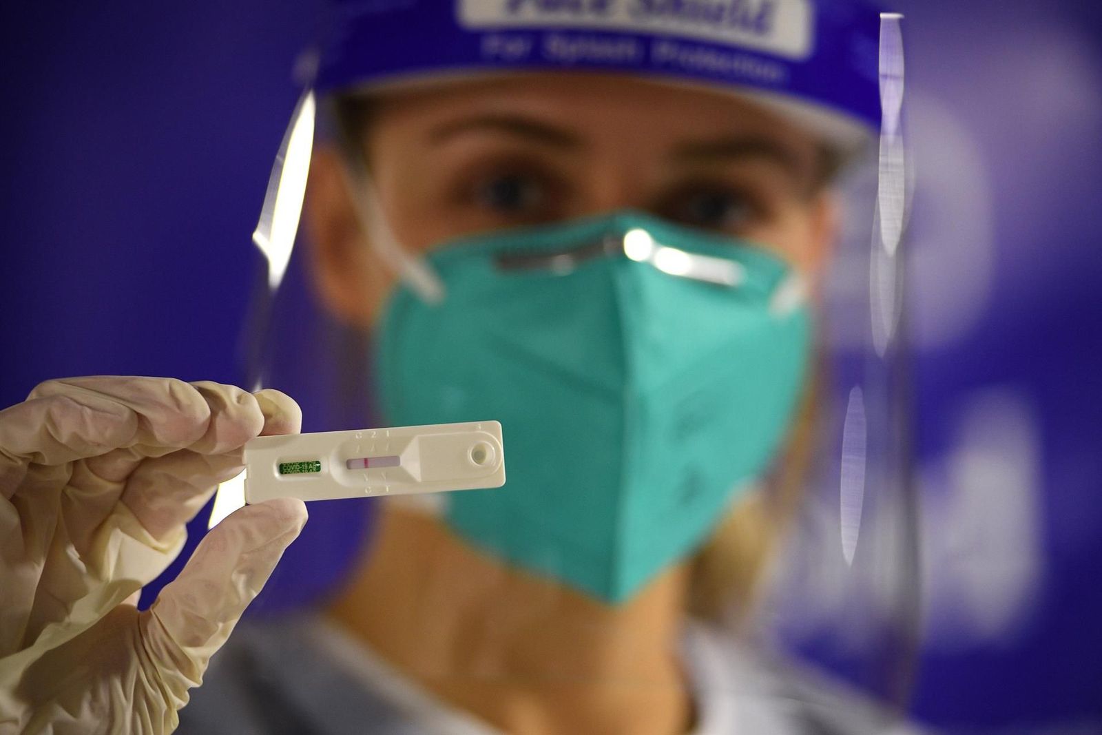 La venta de test de antígenos marcó récord la semana pasada, con un 32% más que el pico de la pandemia | Europa Press