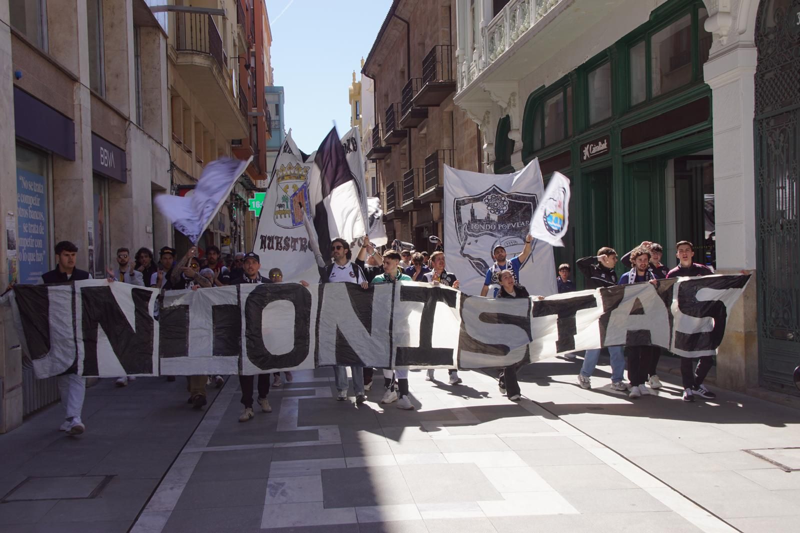 los-aficionados-de-unionistas-toman-las-calles-de-zamora-con-un-doble-corteo-23