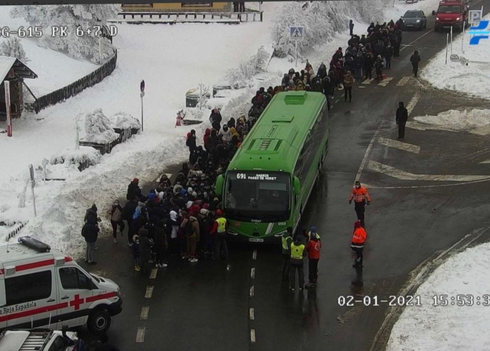 Personas rescatadas este sábado en Navacerrada