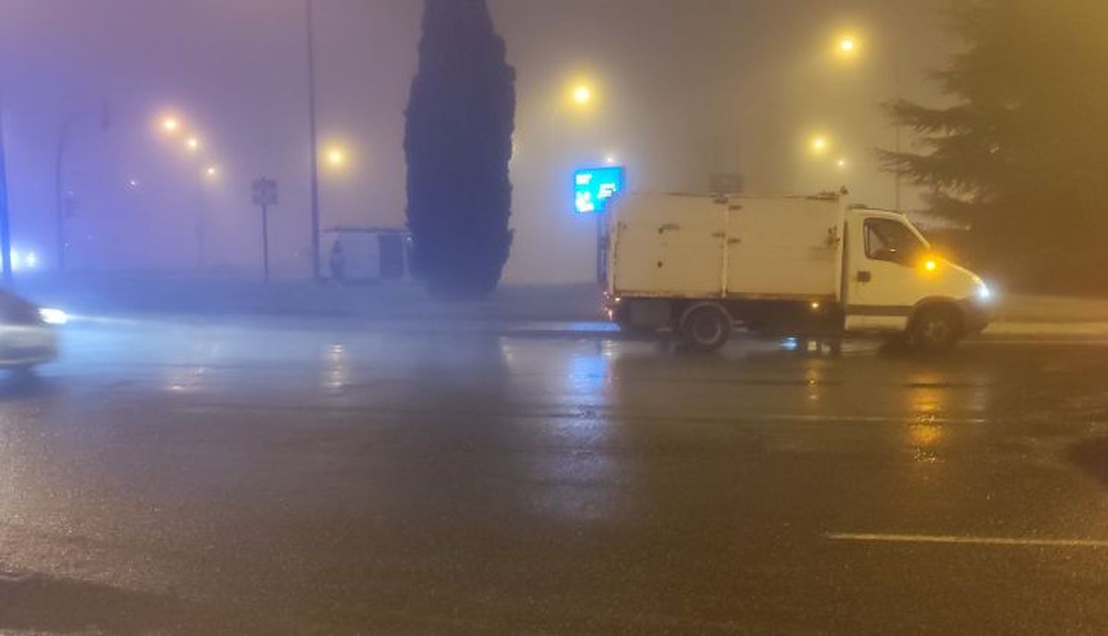 Reventón en la glorieta Ruta de la Plata (2)