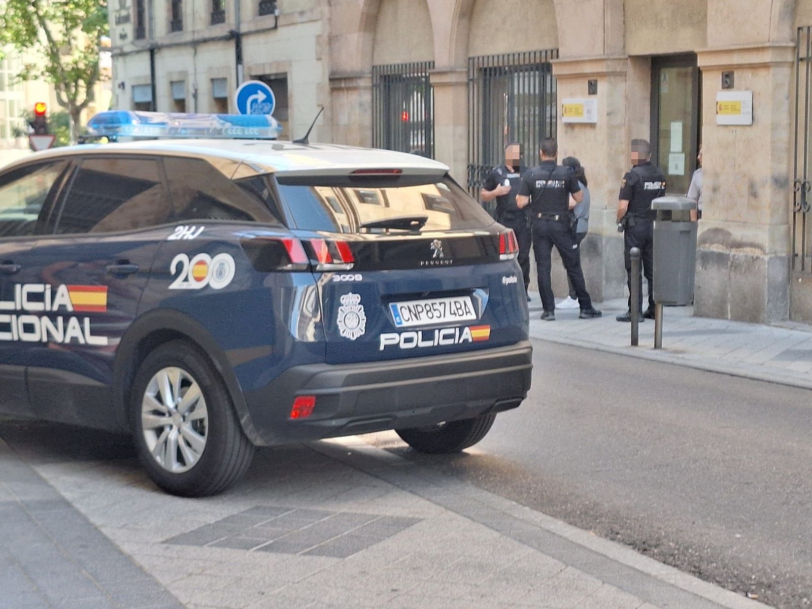 Policía Nacional en la calle de Las Eras