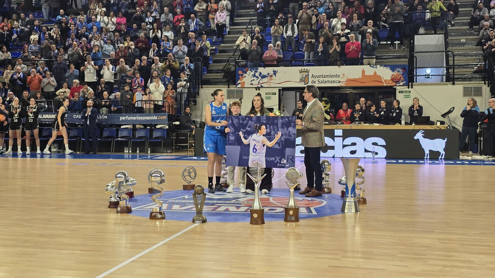 Perfumerías Avenida – Estudiantes