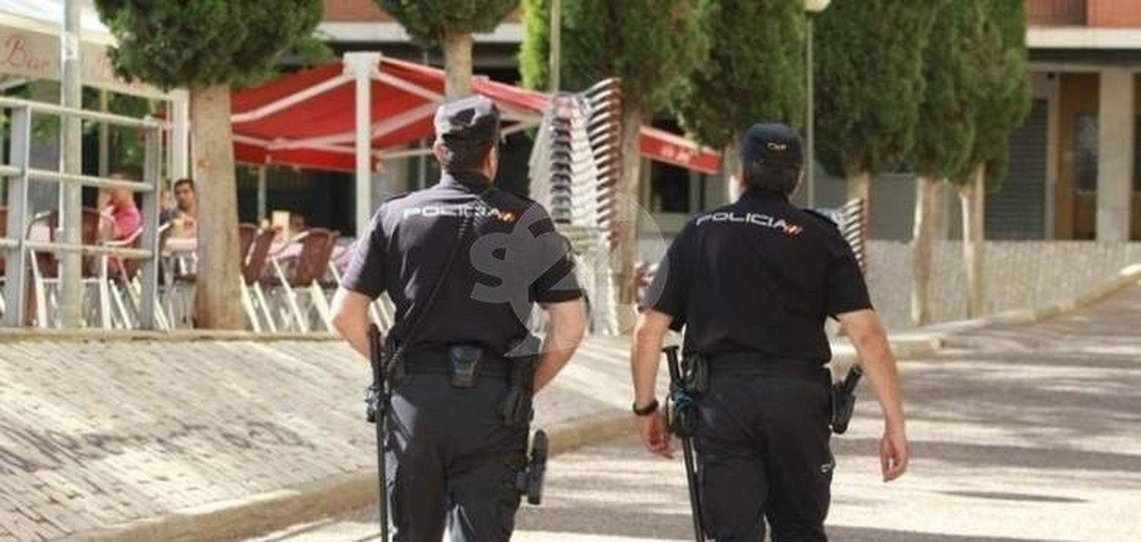 Una discusión termina a botellazos en la plaza de Barcelona