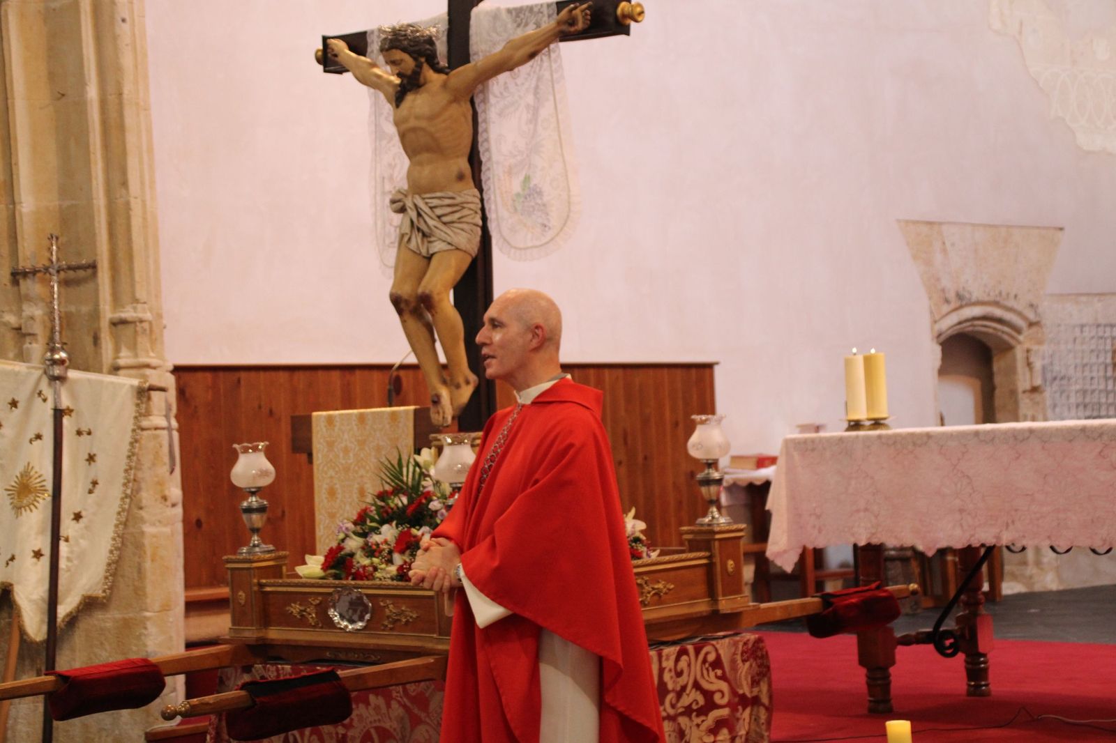 Procesión en honor al Cristo de las Batallas en Castellanos de Moriscos