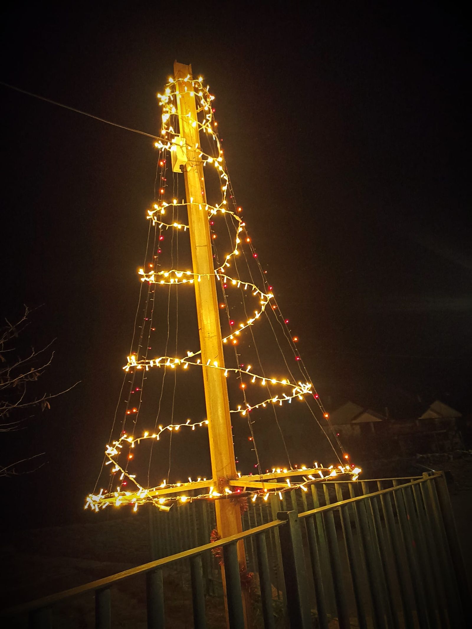 los-vecinos-decoran-roelos-de-sayago-por-navidad-11