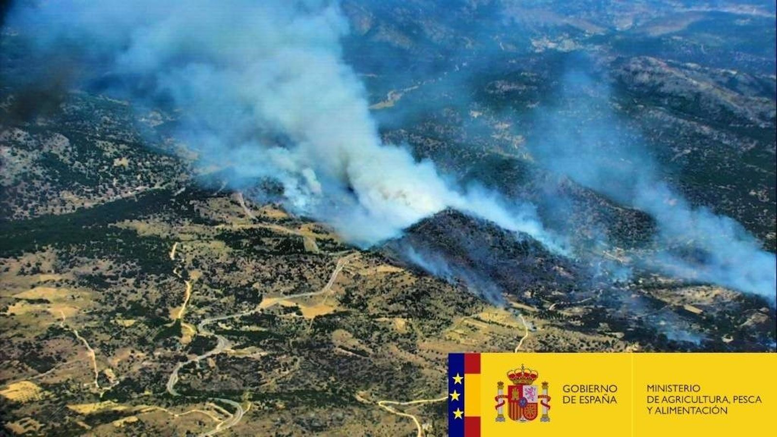 Controlado el incendio de El Hoyo de Pinares (Ávila)