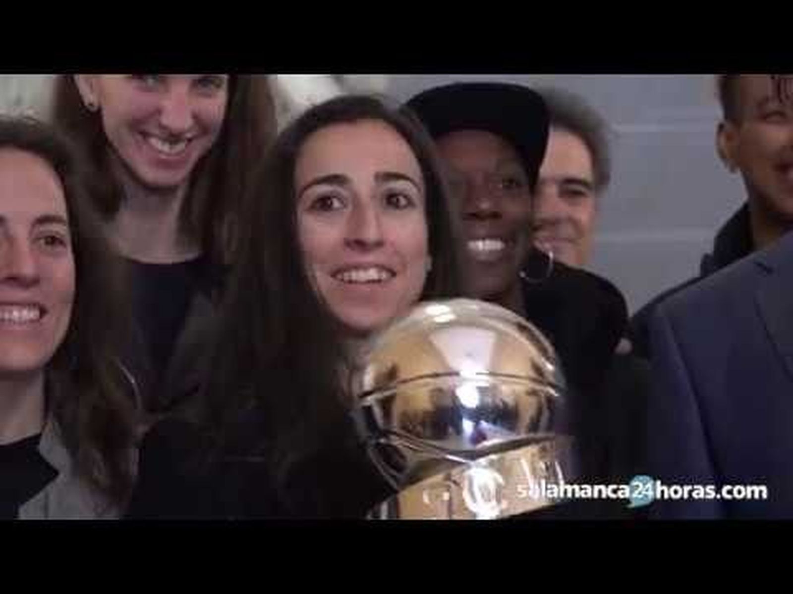 Recepción al CB Avenida en el Ayuntamiento por su octava Copa de la Reina