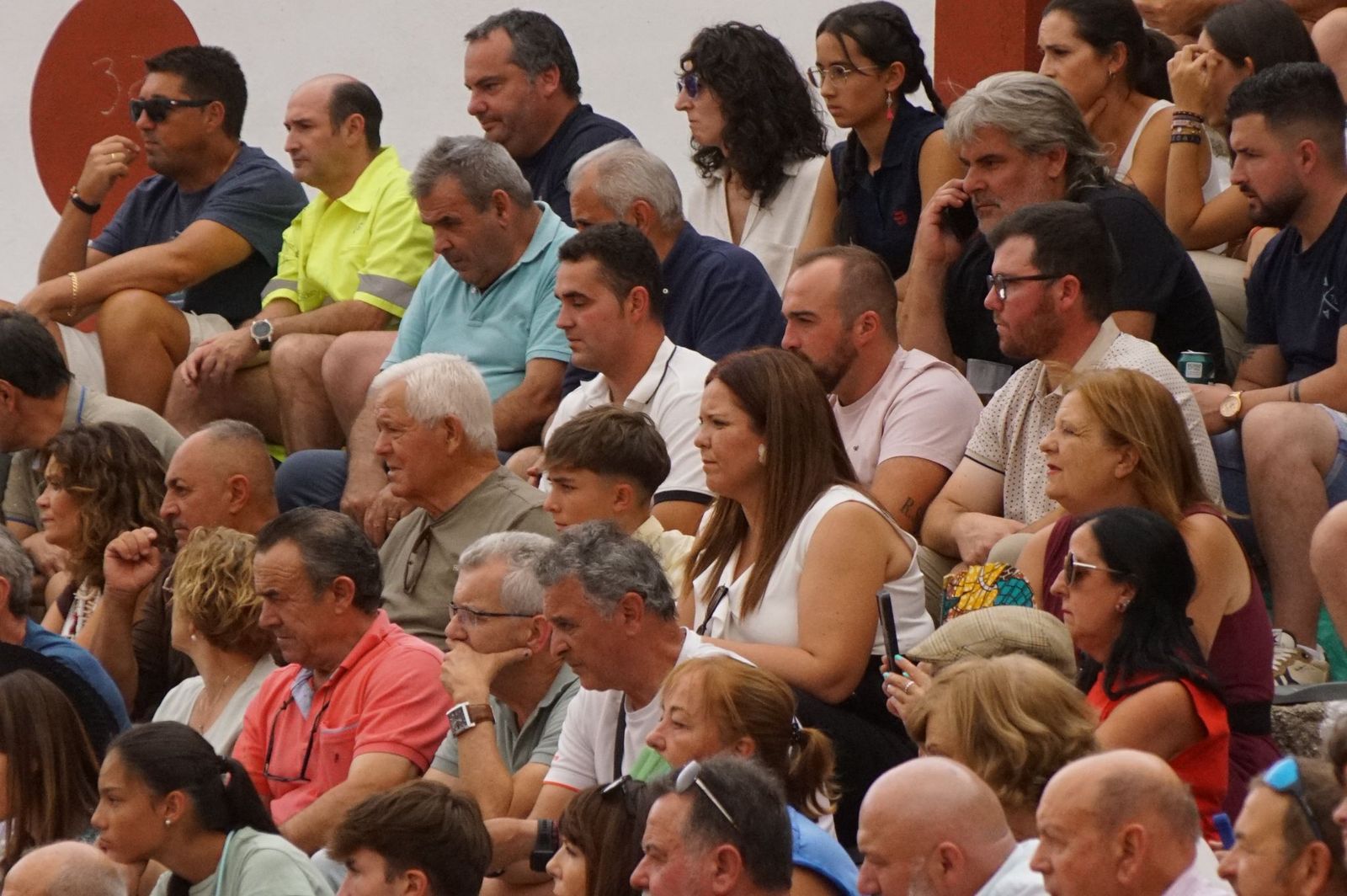 Javier Castaño se despide de Guijuelo y Damián Castaño, su hermano, e Ismael Martín salen a hombros en Guijuelo