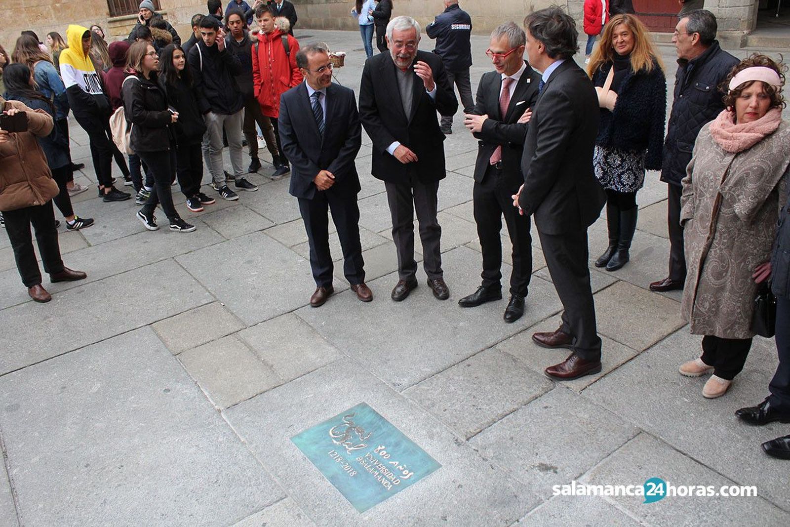 Descubrimiento de una placa conmemorativa por el VIII Centenario de la USAL 14