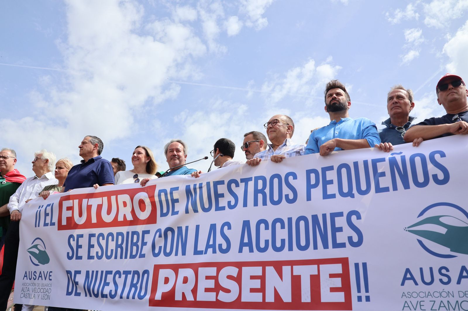 manifestacion-contra-la-perida-de-servicios-de-ave-60