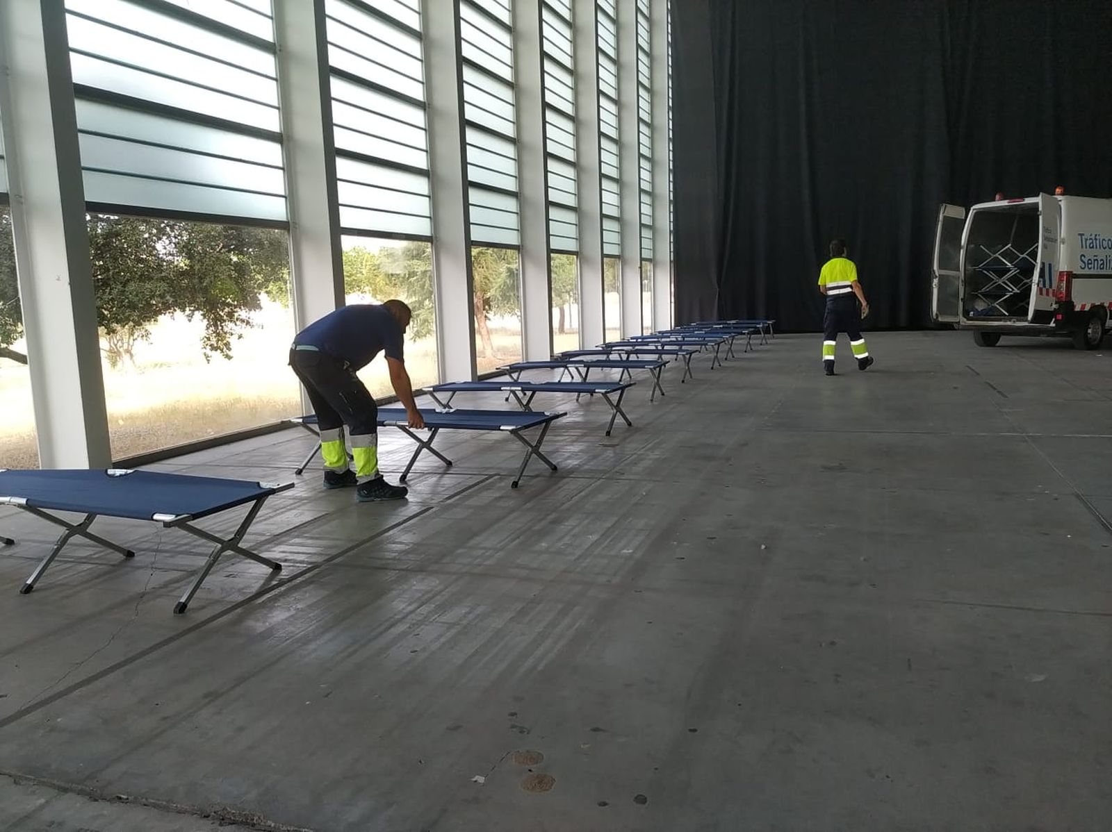 Imagen del montaje del campamento provisional en IFEZA