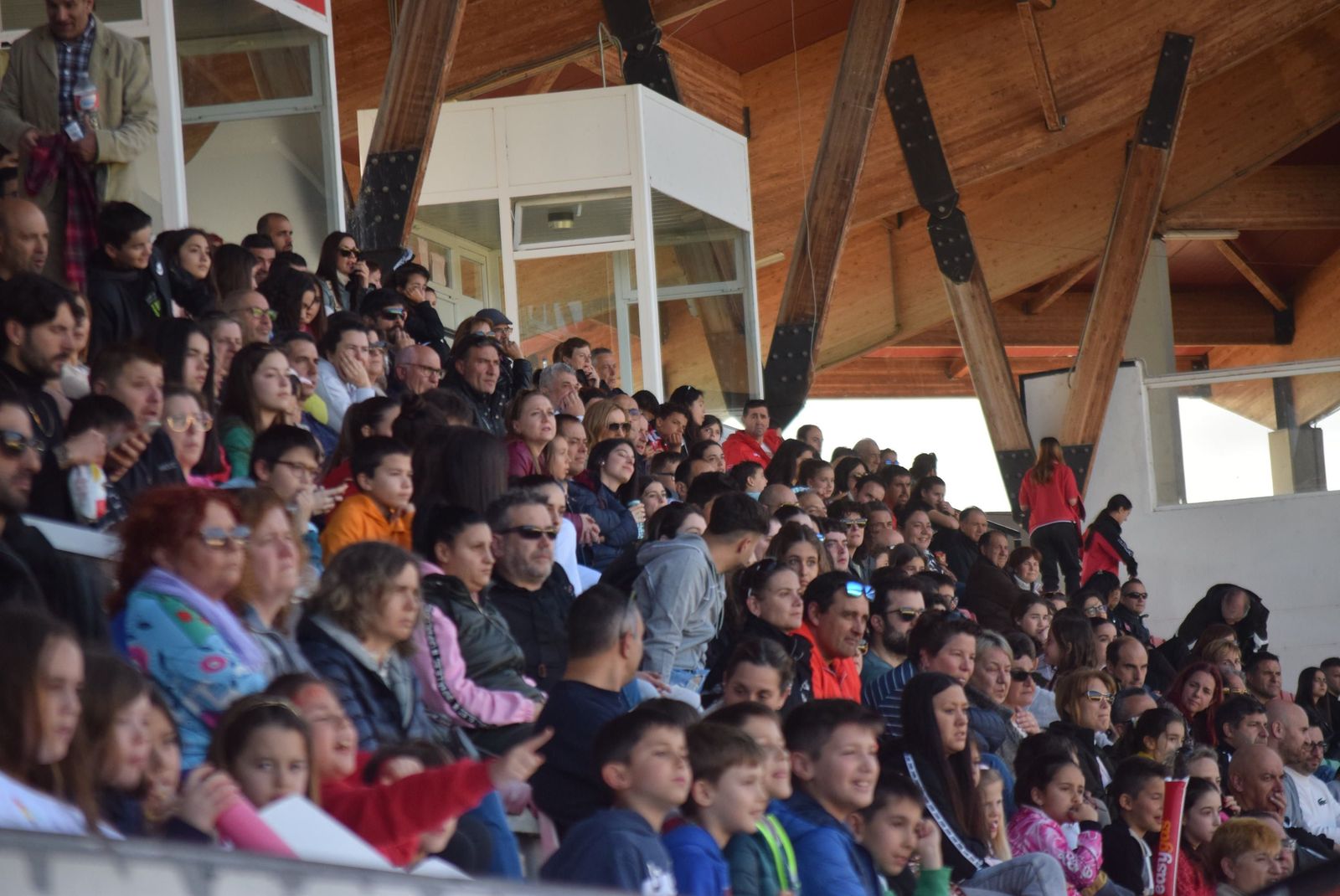 La afición zamorana disfruta en el Ruta de la Plata del ZCF Amigos del Duero - Cultural y Deportiva Leonesa.