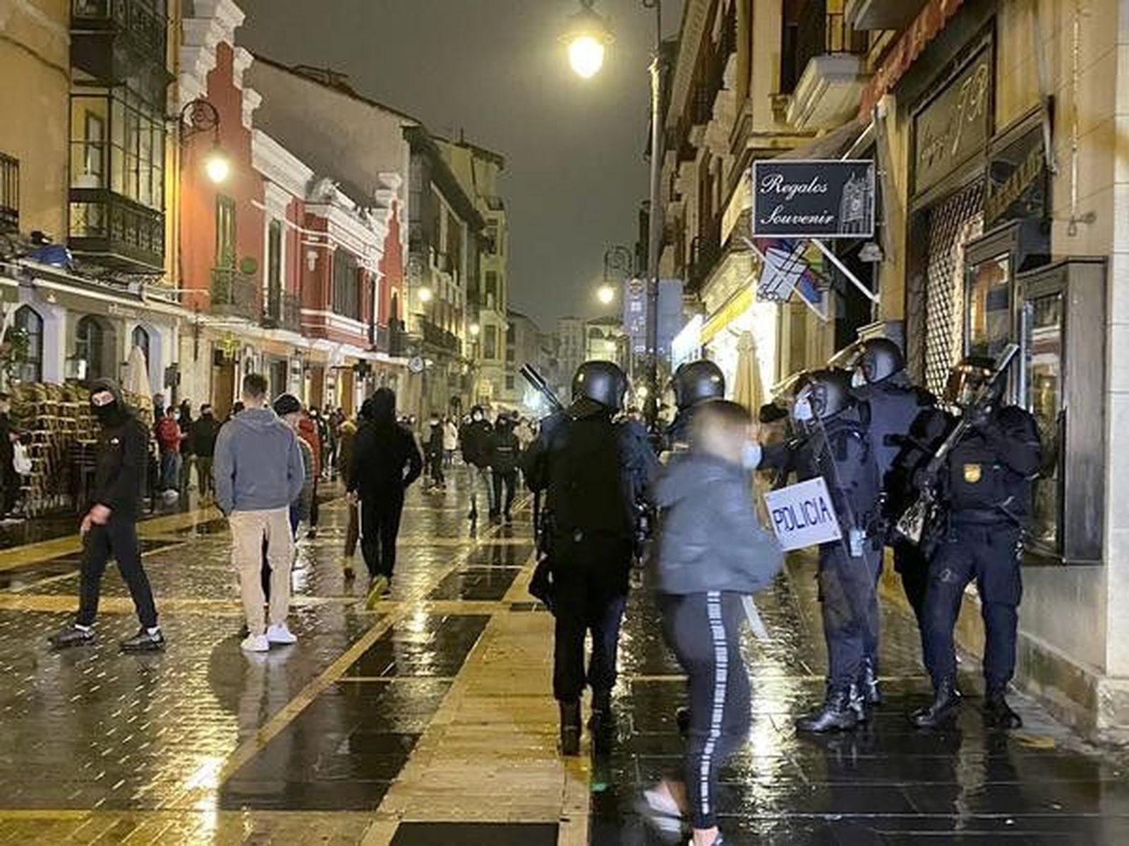 Altercados leon concentracion toque queda ical (2)