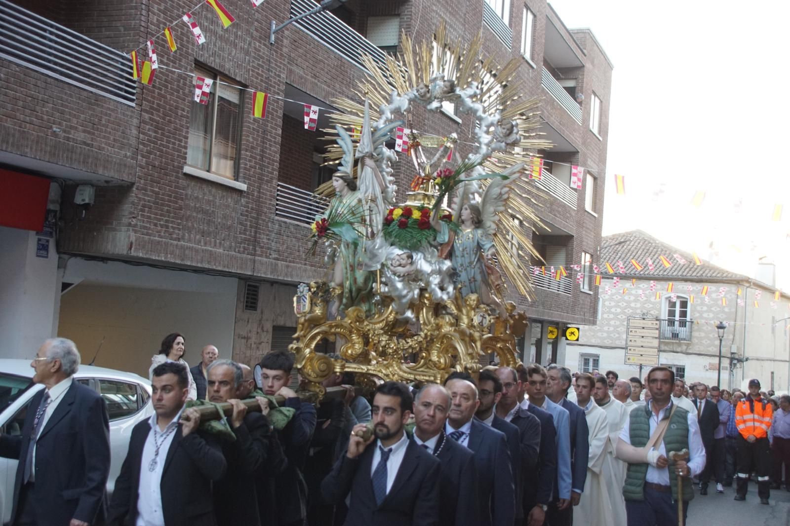 Procesión de Santa Teresa en Alba 2025 (35).jpeg