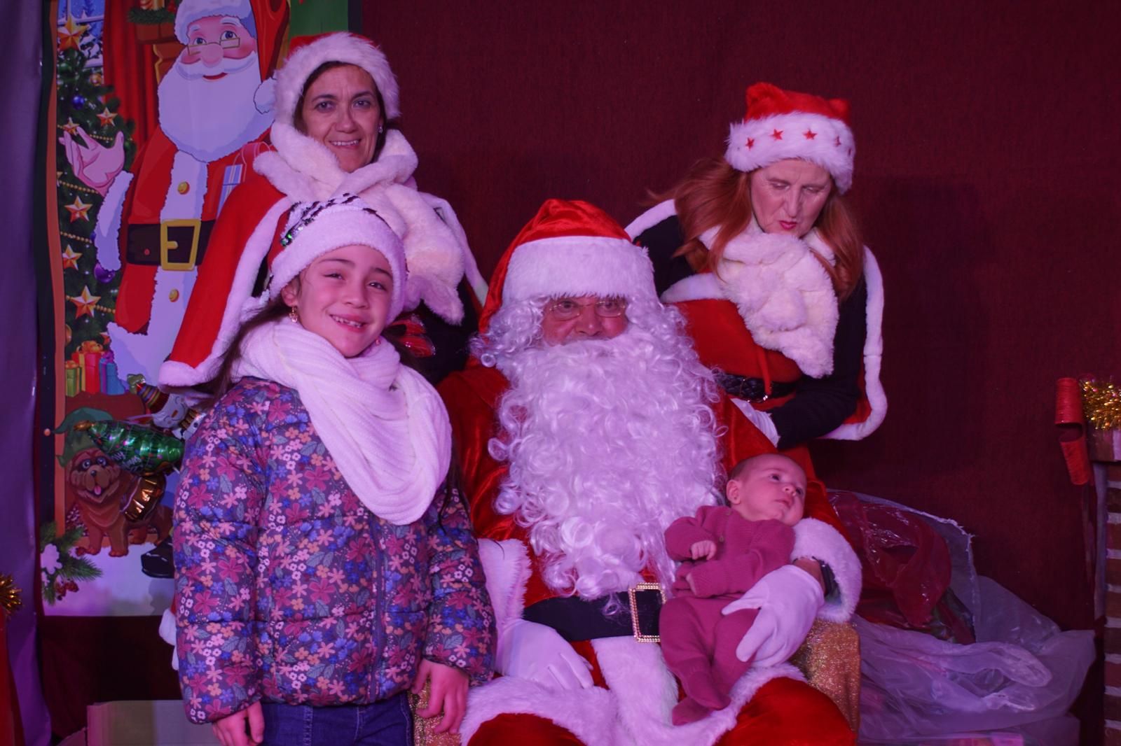 El Encinar recibe la visita de Papa Noel