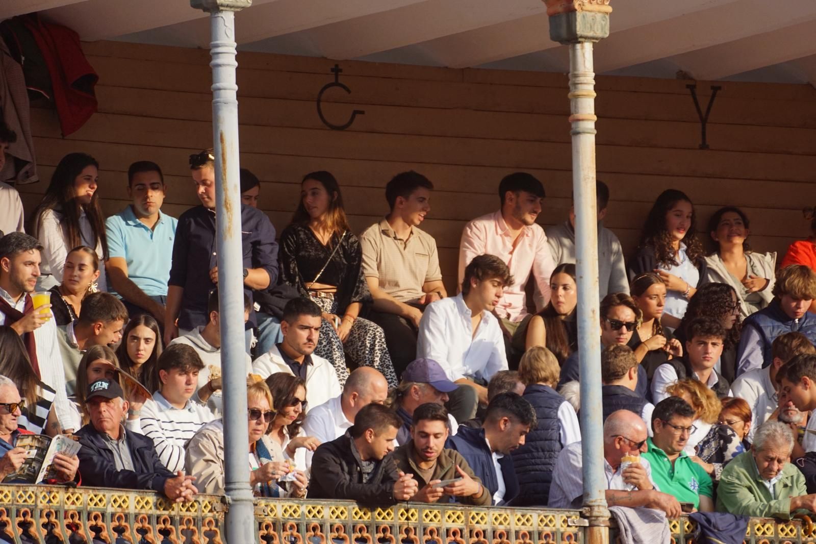 resumen-fotografico-del-ambiente-en-los-tendidos-de-la-glorieta-durante-la-corrida-de-garcigrande-20-de-septiembre-de-2024-foto-juanes-8