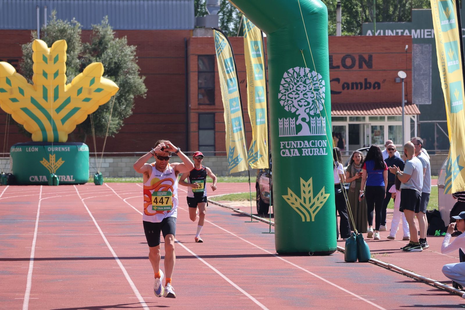 GALERÍA | Revive en imágenes la llegada a meta de los atletas en la Media Maratón de Zamora