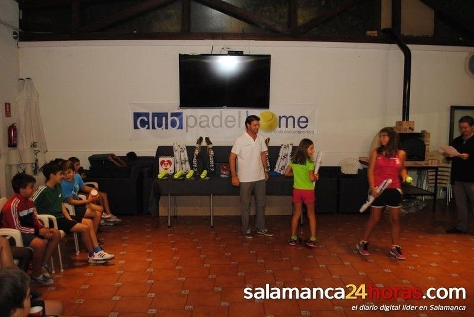 Entrega de trofeos en el Padel Home
