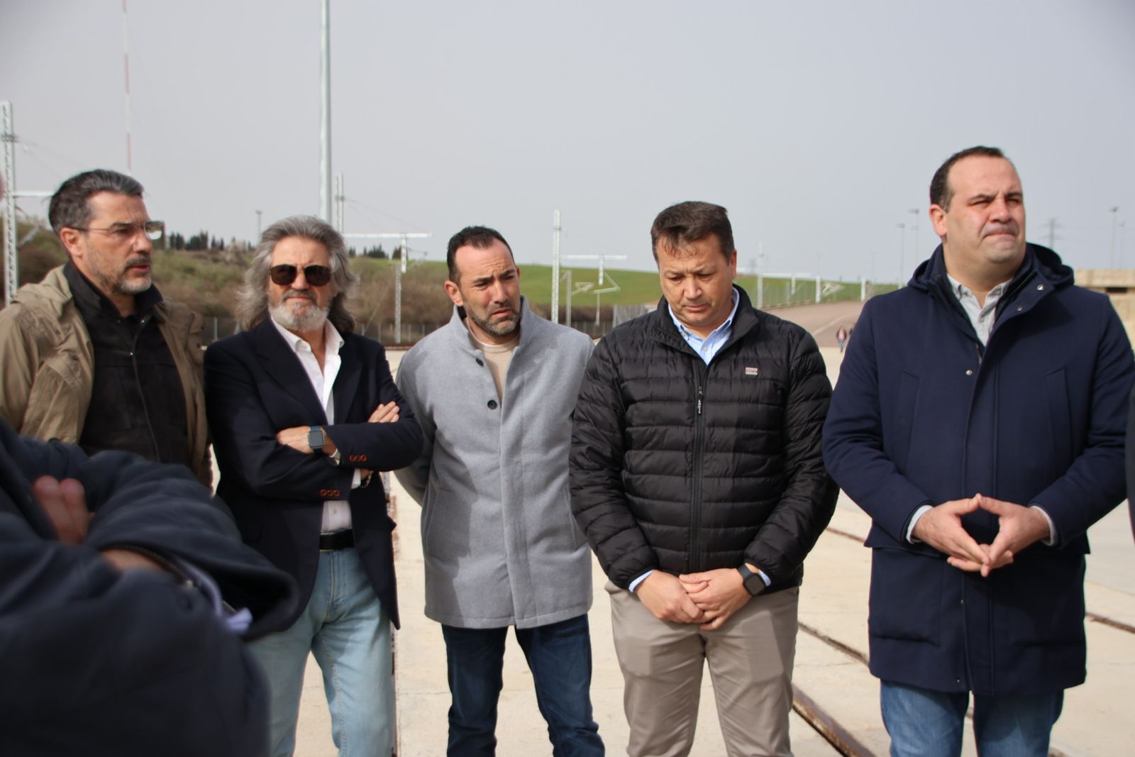 José Luis Martínez Almeida y Carlos García Carbayo, atienden a los medios de comunicación antes de realizar una visita al Puerto Seco de Salamanca