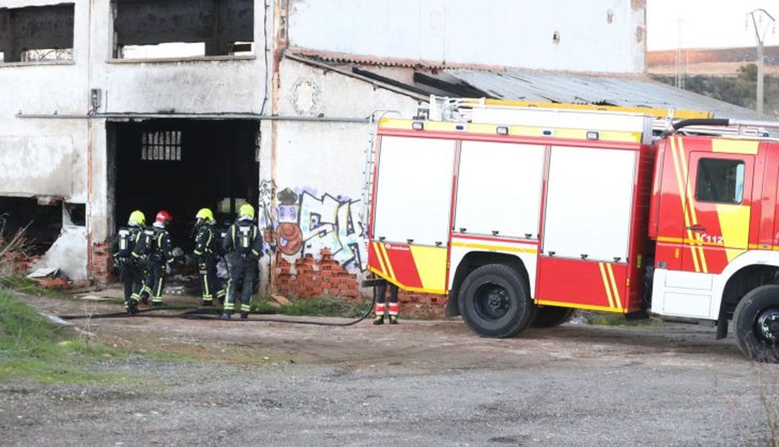 incendio en una nave de tejares (8)