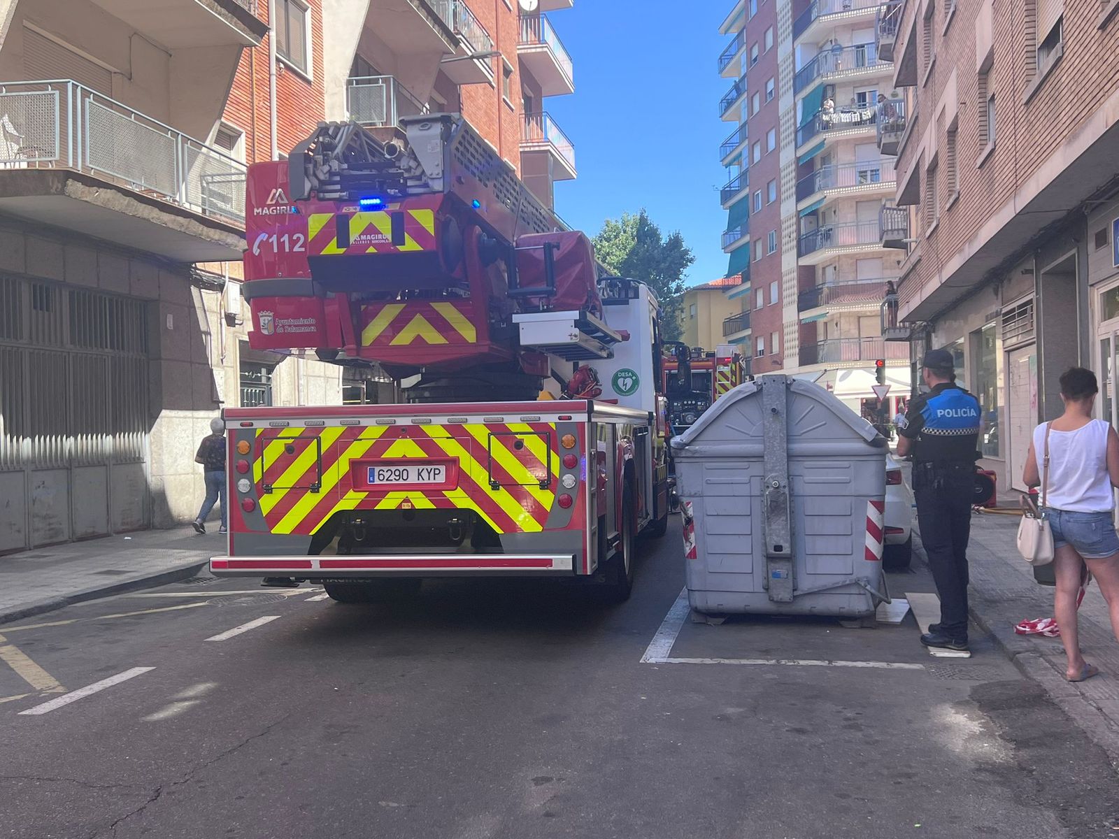 bomberos-de-salamanca-intervienen-en-la-calle-islas-canarias-5