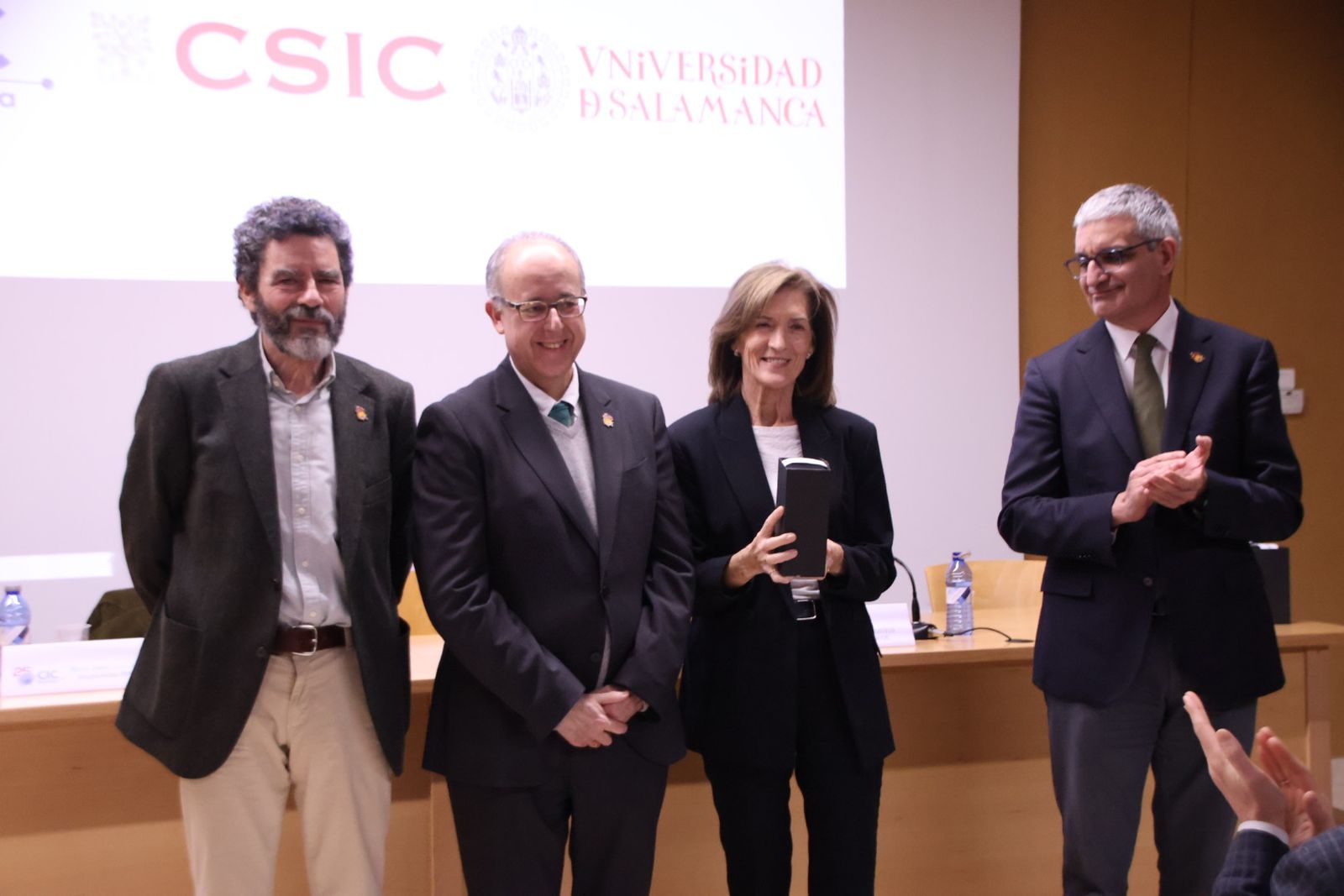 El Centro de Investigación del Cáncer (CIC) organiza un homenaje al personal que cumple 25 años
