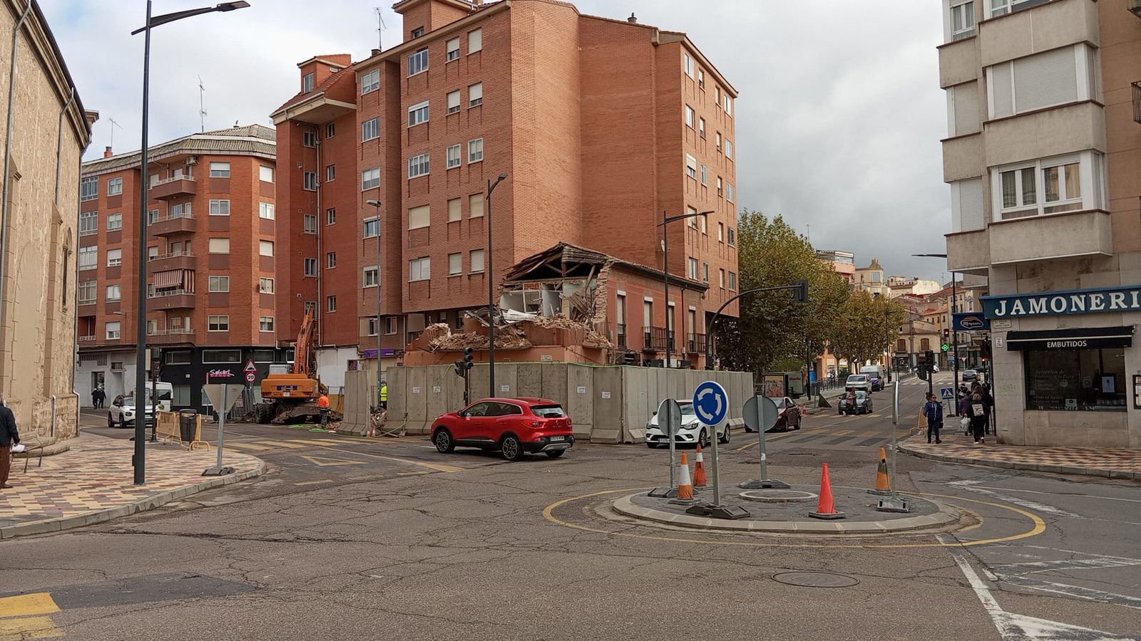 Trabajos de derribo en San Lázaro para mejorar el tráfico de la zona