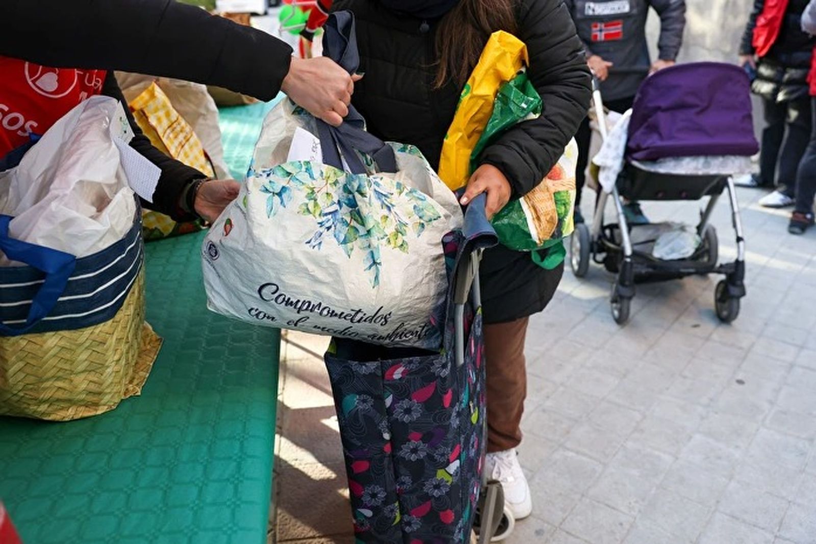 Colas del hambre en España en Navidad | Europa Press