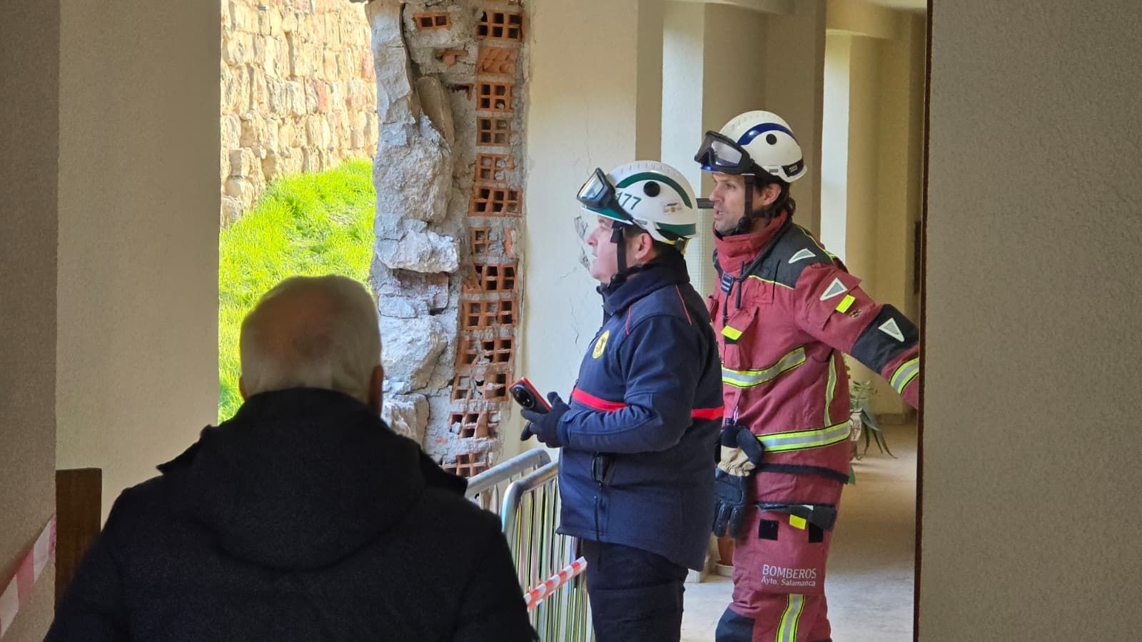 Así ha sido el desprendimiento de la muralla antigua de Salamanca