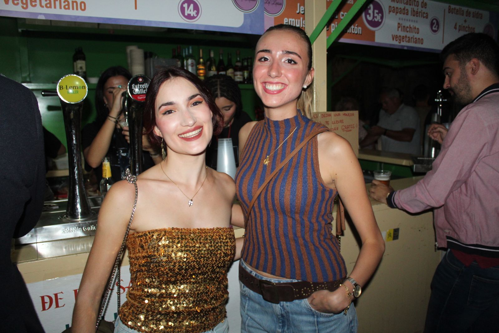 Ambiente en la Feria de Día en la tarde de este viernes